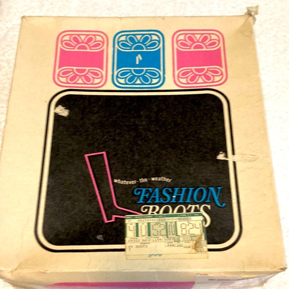 Vintage Whatever the weather black Boots - Picture 11 of 13